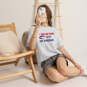 Camiseta gráfica española — "Soy un imán para las sonrisas" Camiseta de algodón